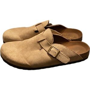Cliffs by White Mountain Tan Suede Slip-On Clogs. Size 9.5.